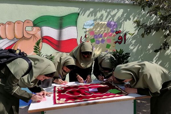 ایستگاه نشاط برای دانش‌آموزان بهارستانی