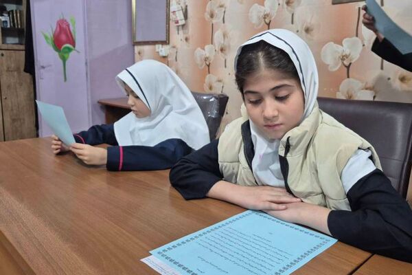 اولین جلسه شورای دانش‌آموزی با همراهی مدیر مدرسه هدی۱ 