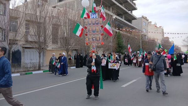 جلوه هایی از راهپیمایی جشن پیروزی انقلاب در شهر قم