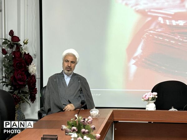 نشست هماهنگی مراسم استانی «احلی من العسل» در اسلامشهر