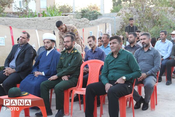 دیدار مسئولان سملقان با خانواده شهید قدرتی در هفته دفاع مقدس