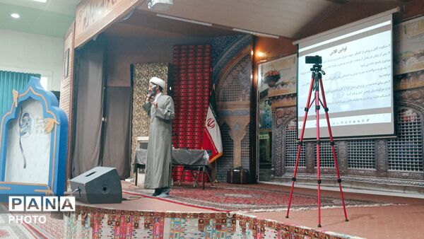 نشست تبیینی اعضای شورای دانش آموزی نواحی مشهد
