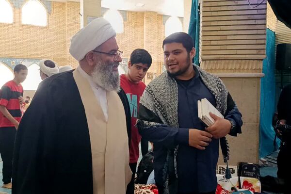 اعتکاف یعنی پاکی و صمیمیت 