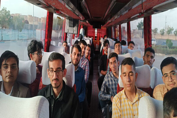 دانش آموزان بوشهر برای دیدار با رهبر انقلاب عازم تهران شدند 