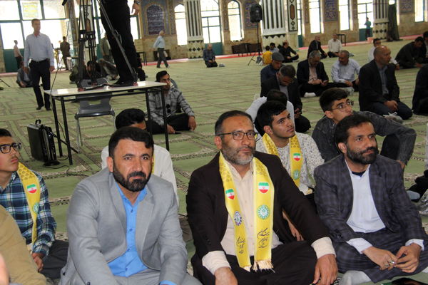 نماز جمعه شهرکرد با عطر حضور معلمان