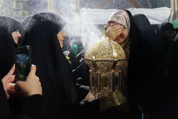 وداع معتکفین رجبیه در حرم مطهر رضوی