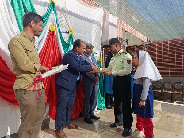 تقدیر از مدافعان نظم و امنیت  