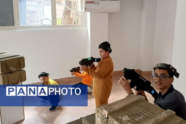 حضور دانش‌آموزان ناحیه 2 شهرری در اردوی باغ موزه دفاع مقدس و فرهنگسرای ولا