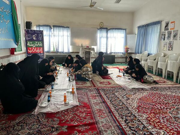  کاردوی نمایشگاه مدرسه انقلاب در نور