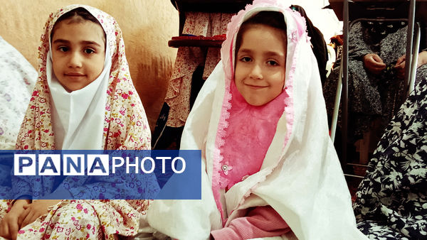 مظهر عزم ملی، نماز جمعه است