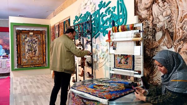 بازدید از غرفه‌های نمایشگاه اقتصاد مقاومتی در قم