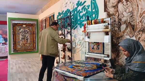 بازدید از غرفه‌های نمایشگاه اقتصاد مقاومتی در قم