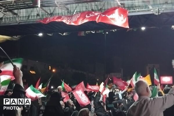 حضور پر رنگ مردم تهران در تجمعات شبانه