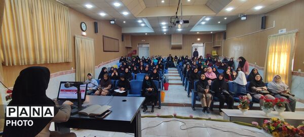 کارگاه آموزشی فرصت های متنوع یادگیری آموزگاران ابتدایی در کانون سمیه شهرستان شیروان 