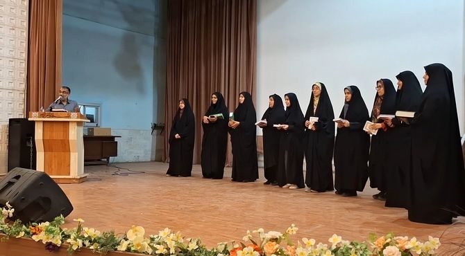 آماده‌سازی شرکت‌کنندگان دختر برگزیده‌ی مسابقات قرآن برای درخشش در مسابقات کشوری