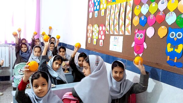 یلدای مهربانی با طعم پرتقال در دبستان شهید نجفی فدافن