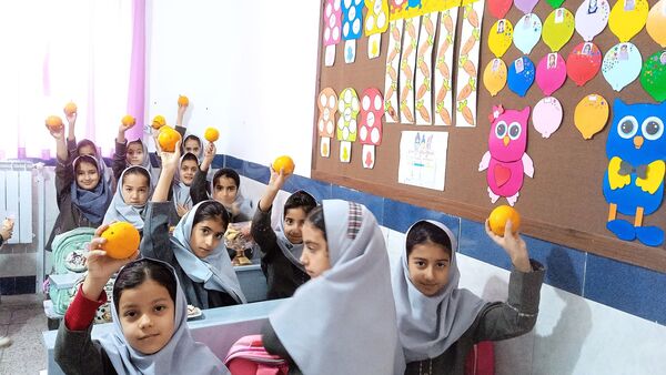 یلدای مهربانی با طعم پرتقال در دبستان شهید نجفی فدافن