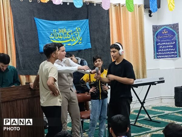 مراسم قرائت دعای توسل و جشن ولادت حضرت زینب(س) در دبیرستان شاهد مالک اشتر 
