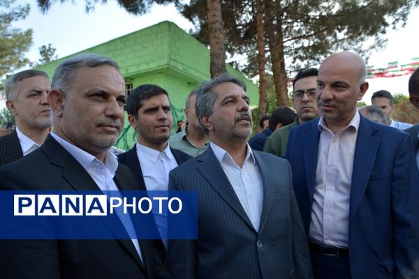 بهارستان روی ریل پیشرفت، افتتاح چندین طرح خدماتی و عمرانی