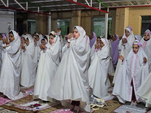 برگزاری جشن ویژه روزه اولی‌ها در حاجی آباد