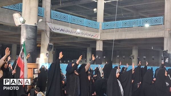 محفل نورانی دعای توسل و نماز استغاثه در آستانه چهلمین شهادت امام شهید 
