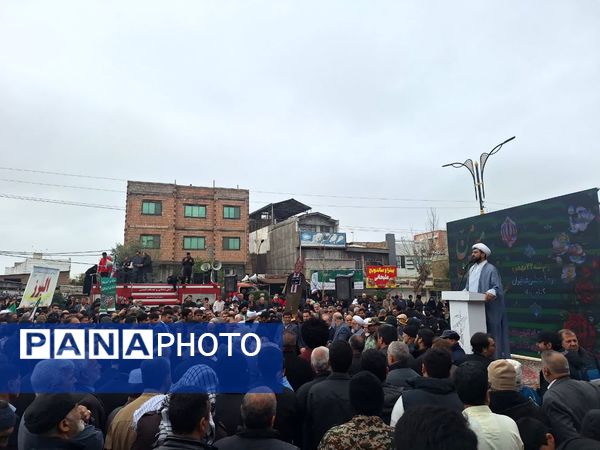 نبض انقلاب در خیابان‌ها تپید