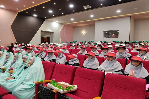 اجرای طرح «وارنیش  فلوراید تراپی » در مدارس ابتدایی استان اردبیل