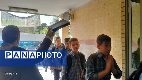 دانش‌آموزان شهریاری روز اول سال تحصیلی را به پایان رساندند