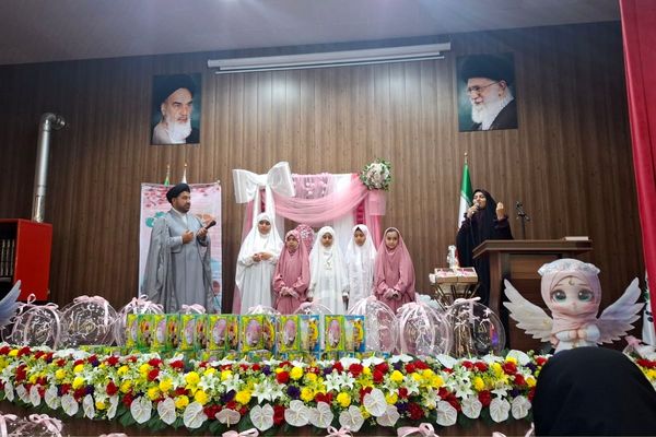 جشن تکلیف دانش آموزان دختر شهرستان ملارد