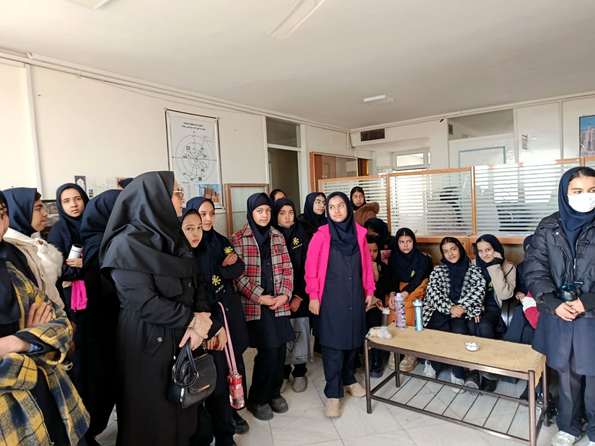 بازدید دانش آموزان دبیرستان فرزانگان از اداره هواشناسی خواف