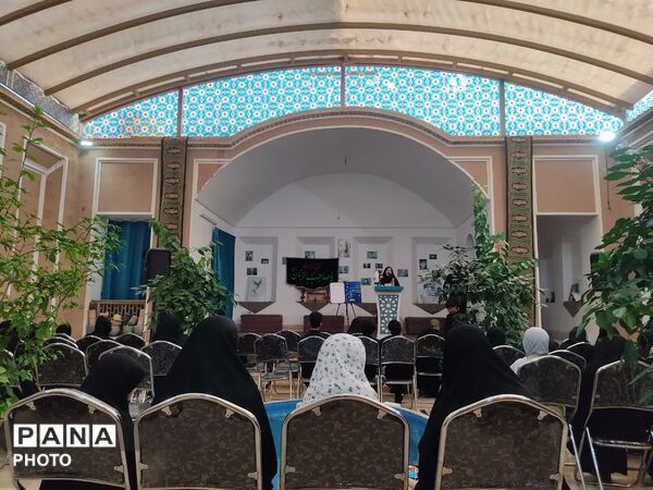 آغاز به کار انجمن تخصصی شعر و ادب دانش آموزی یزد