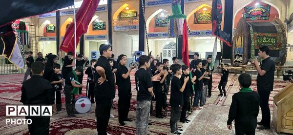 احلی من العسل؛ تجلی عشق نوجوانان به امام  حسین(ع)