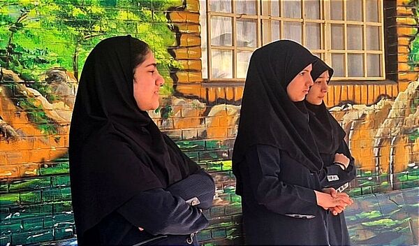 اولین مراسم صبحگاهی در دبیرستان فیاض کاشمر