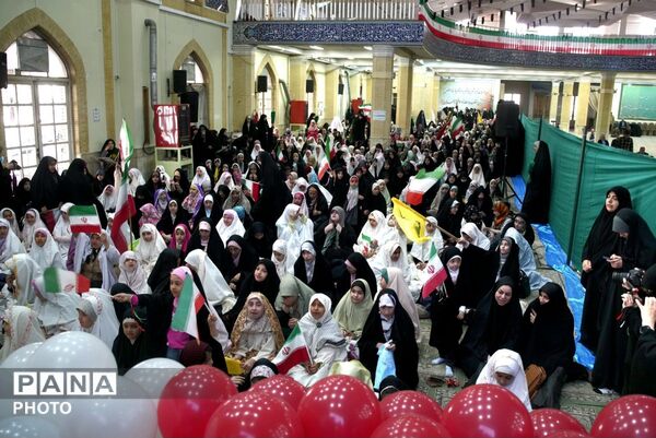  شور و شعور دخترانه در جشن میلاد حضرت معصومه (س) در همدان
