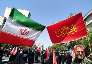 باید برخاست بامشت گره کرده 