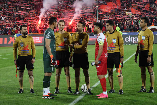 دیدار تیم‌های استقلال و پرسپولیس