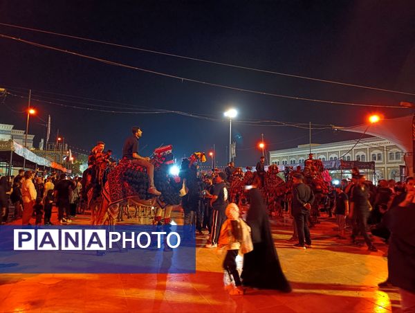 کاروان نمادین اسرای کربلا‌ازمیدان‌آستانه‌ی قم‌به‌سمت‌حرم‌حضرت‌معصومه"س"