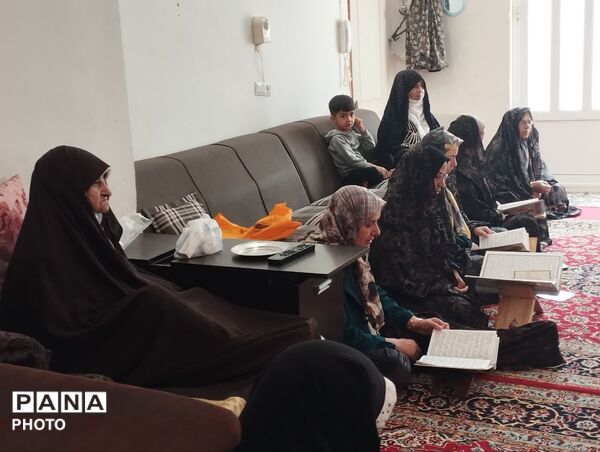 محفل انس با قرآن کریم‌‌ در روستای مهدی آباد خلیل آباد