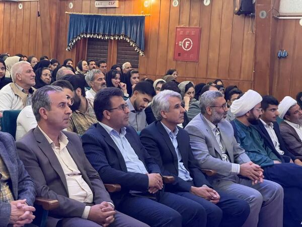 آیین تجلیل از جوانان، امدادگران، داوطلبان و مربیان هلال احمر کاشمر