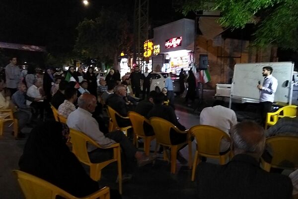 کافه گفتگو حسینیه امام در هشتاد و هشتمین شب از اجتماعات مردمی 