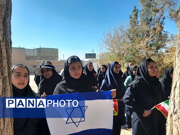 گرامیداشت سیزده آبان در دبیرستان مادرمهربان خلیل آباد