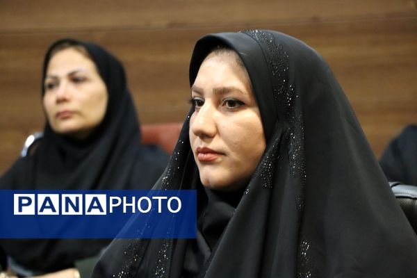 تجلیل از فعالان حوزه بانوان و خانواده در ناحیه یک بهارستان