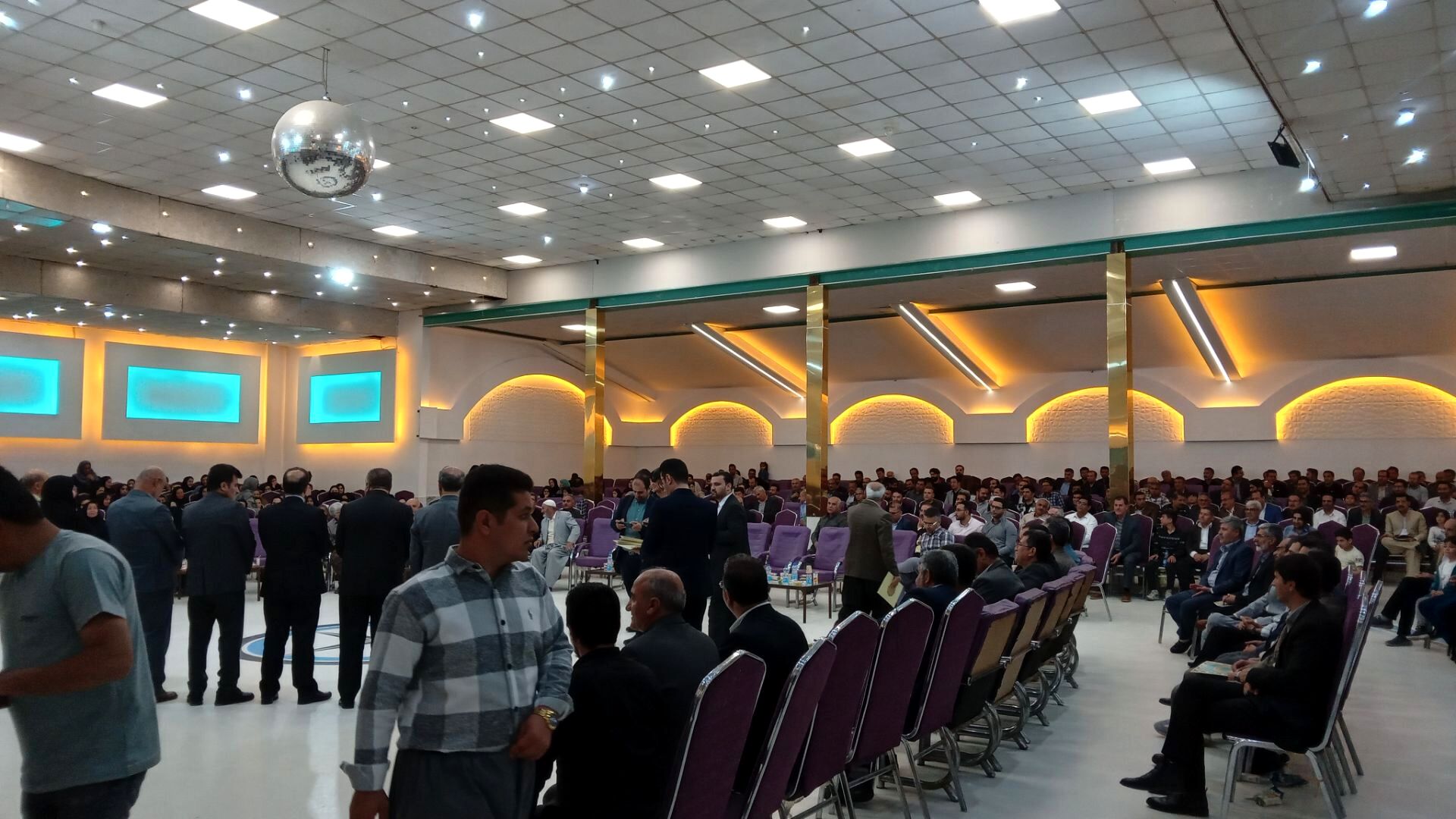 برگزاری جشن باشکوه هفته معلم در تالار شادی شهرستان دهگلان