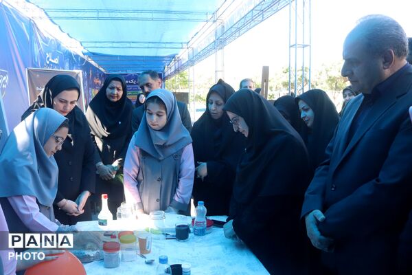 نمایشگاه طرح‌های ارتقا کیفیت آموزش در مقطع ابتدایی استان آذربایجان شرقی با حضور معاون وزیر 

