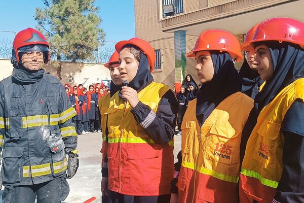 مانور پدافند غیرعامل در دبیرستان  سوده شهرستان ورامین 