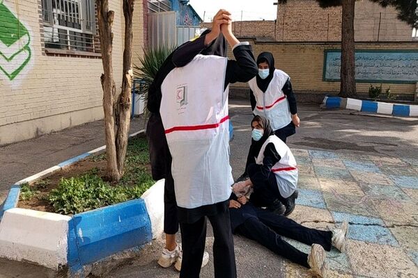 بیست و هفتمین مانور زلزله سراسری در دبیرستان شهید مجید دهنوی نیشابور 