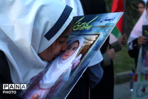 دانش‌آموزان همدانی در سومین رویداد «۱۶۸» یاد شهدای دانش‌آموز میناب را گرامی داشتند