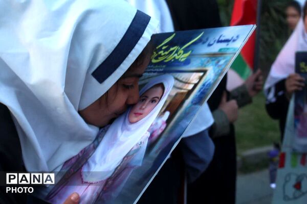 دانش‌آموزان همدانی در سومین رویداد «۱۶۸» یاد شهدای دانش‌آموز میناب را گرامی داشتند
