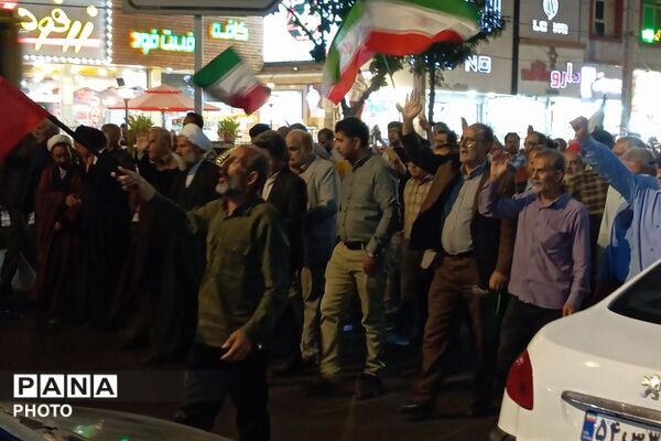 شور و حماسه مردمان قرچک در صد و دومین  شب از تجمعات مردمی