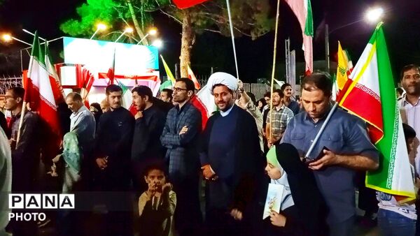 سلام فرمانده؛ زمزمه روی لب های مردم کاشمر 